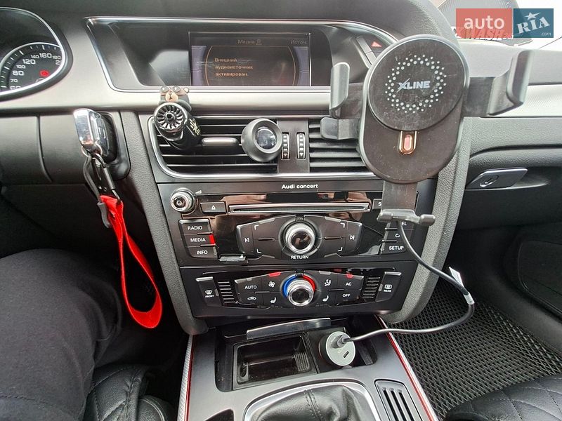 Седан Audi A4 2012 в Яворове