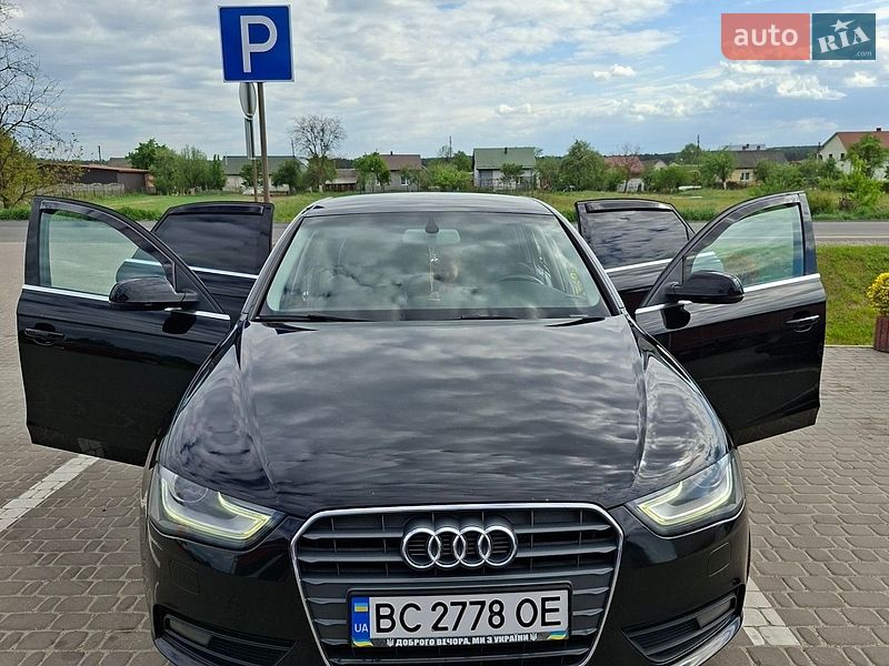 Седан Audi A4 2012 в Яворове