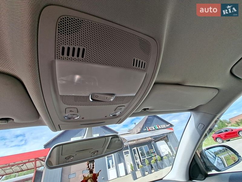 Седан Audi A4 2012 в Яворове