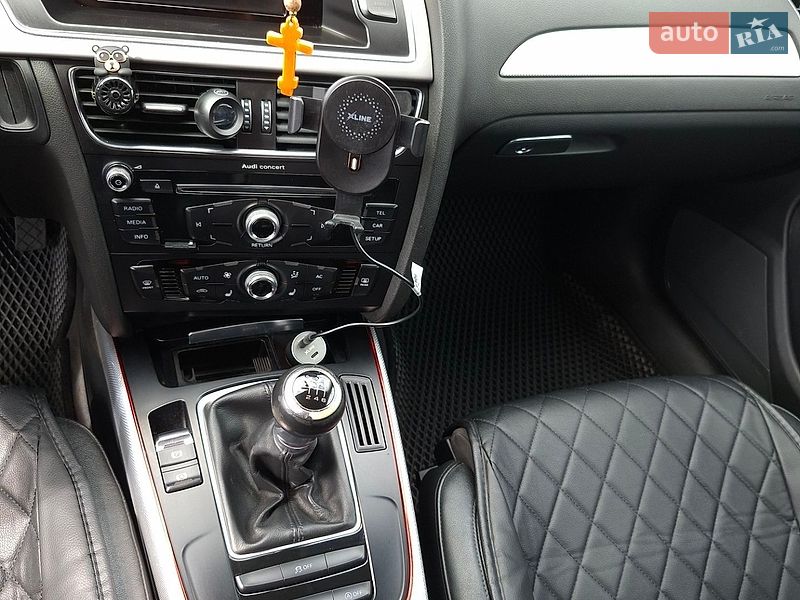 Седан Audi A4 2012 в Яворове