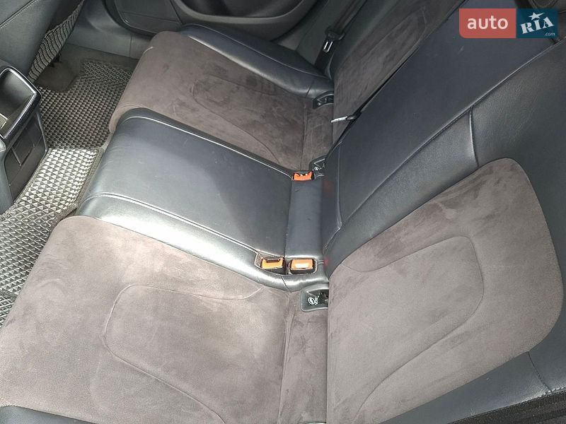 Седан Audi A4 2012 в Яворове
