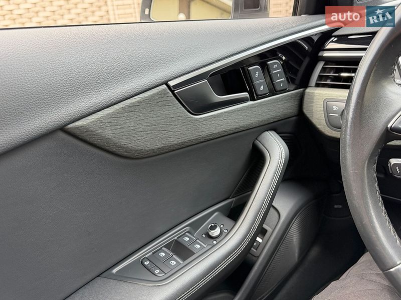 Седан Audi A4 2023 в Вінниці