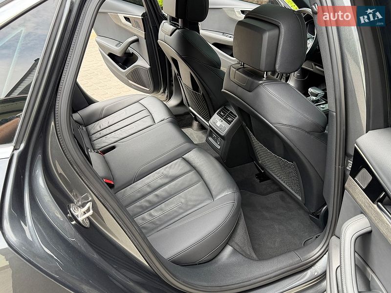 Седан Audi A4 2023 в Вінниці