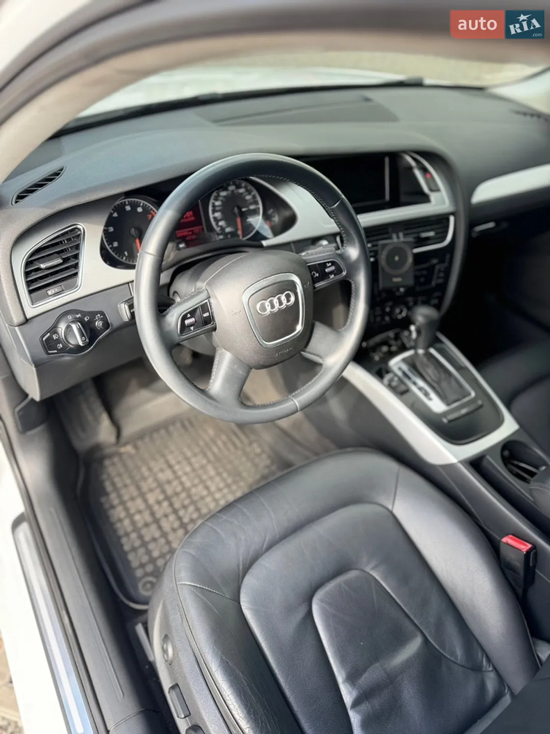 2011 Audi A4 - мініатюра 13