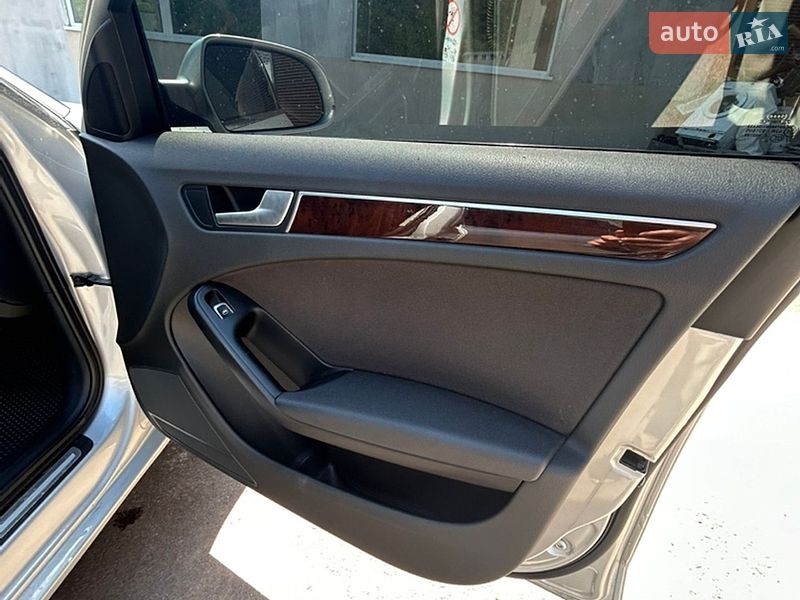 Седан Audi A4 2013 в Киеве