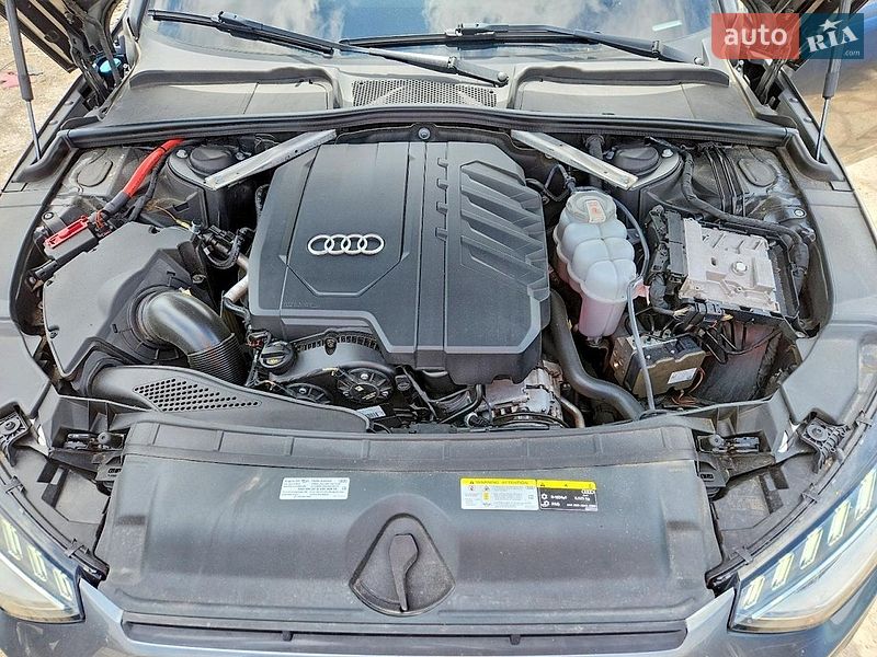 Седан Audi A4 2021 в Львові