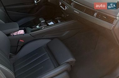 Седан Audi A4 2022 в Дніпрі