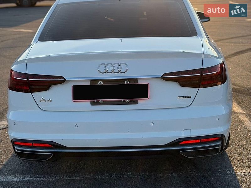 Седан Audi A4 2022 в Дніпрі