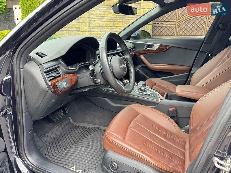 Седан Audi A4 2018 в Ровно