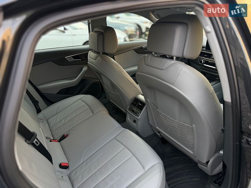Седан Audi A4 2019 в Черновцах