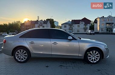Седан Audi A4 2013 в Львові