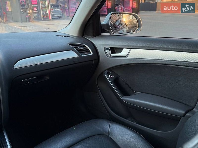 Седан Audi A4 2013 в Львові
