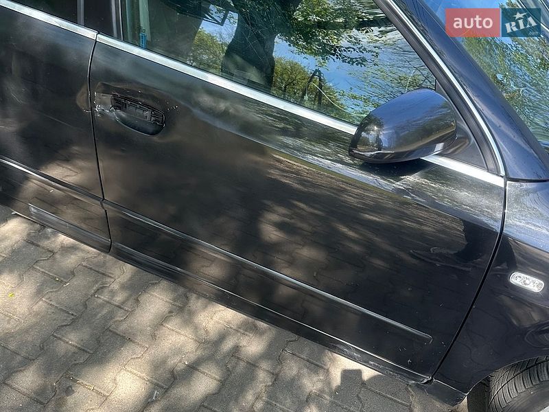 Универсал Audi A4 2004 в Брошневе