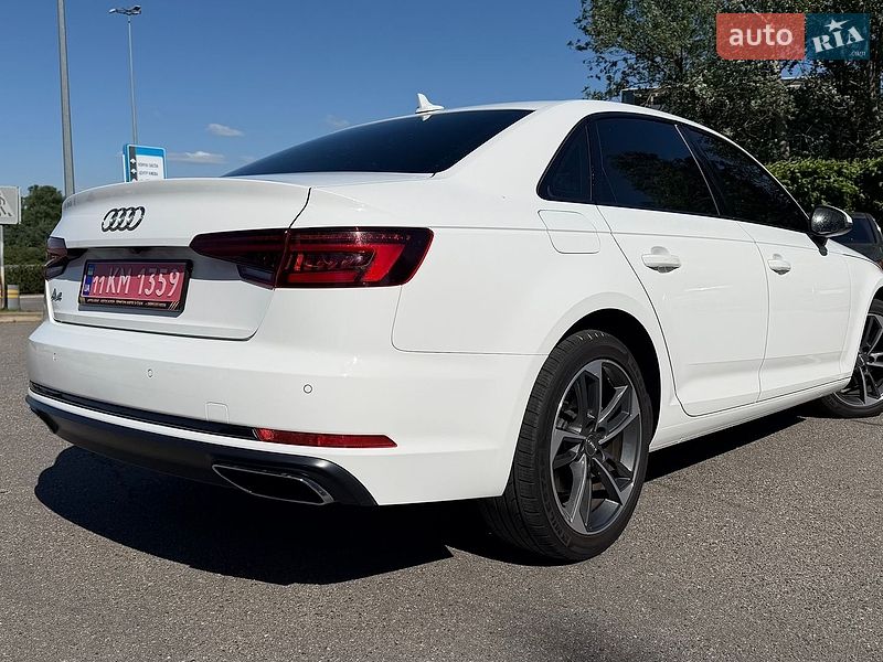 Седан Audi A4 2019 в Киеве