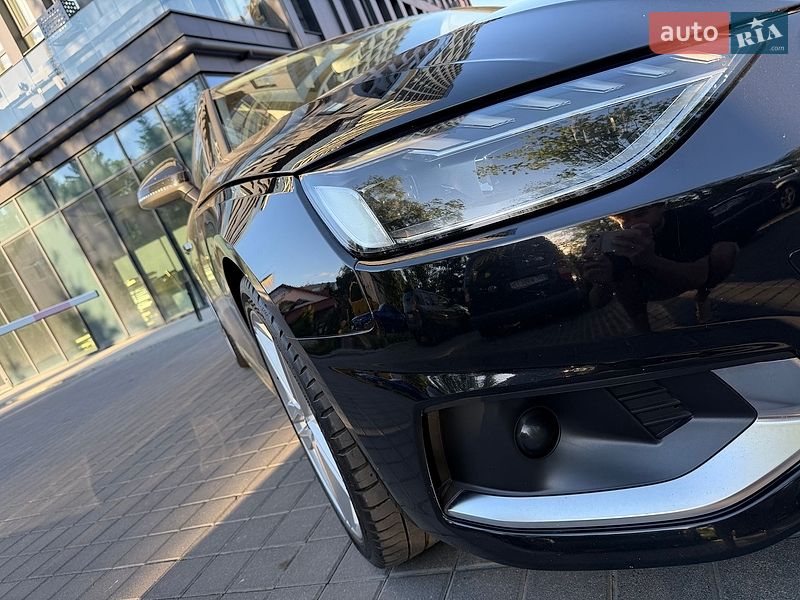 Седан Audi A4 2019 в Львове