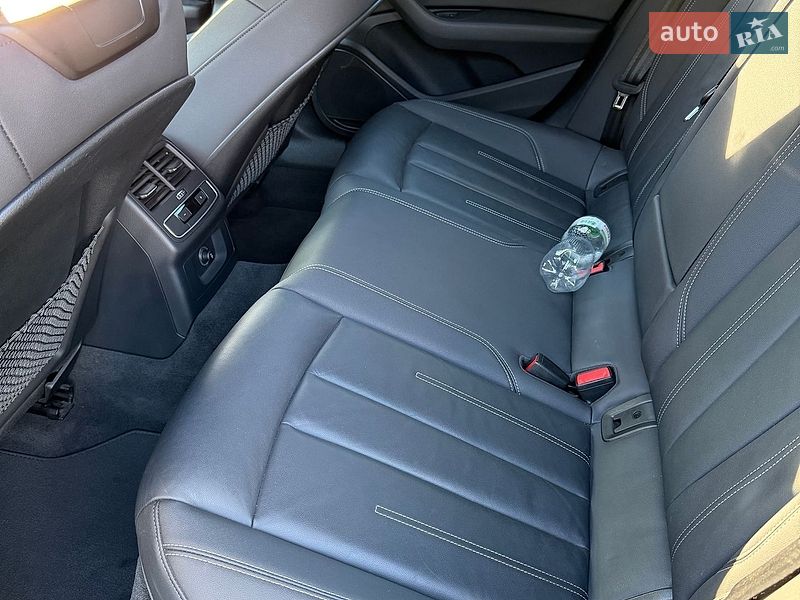 Седан Audi A4 2019 в Львове