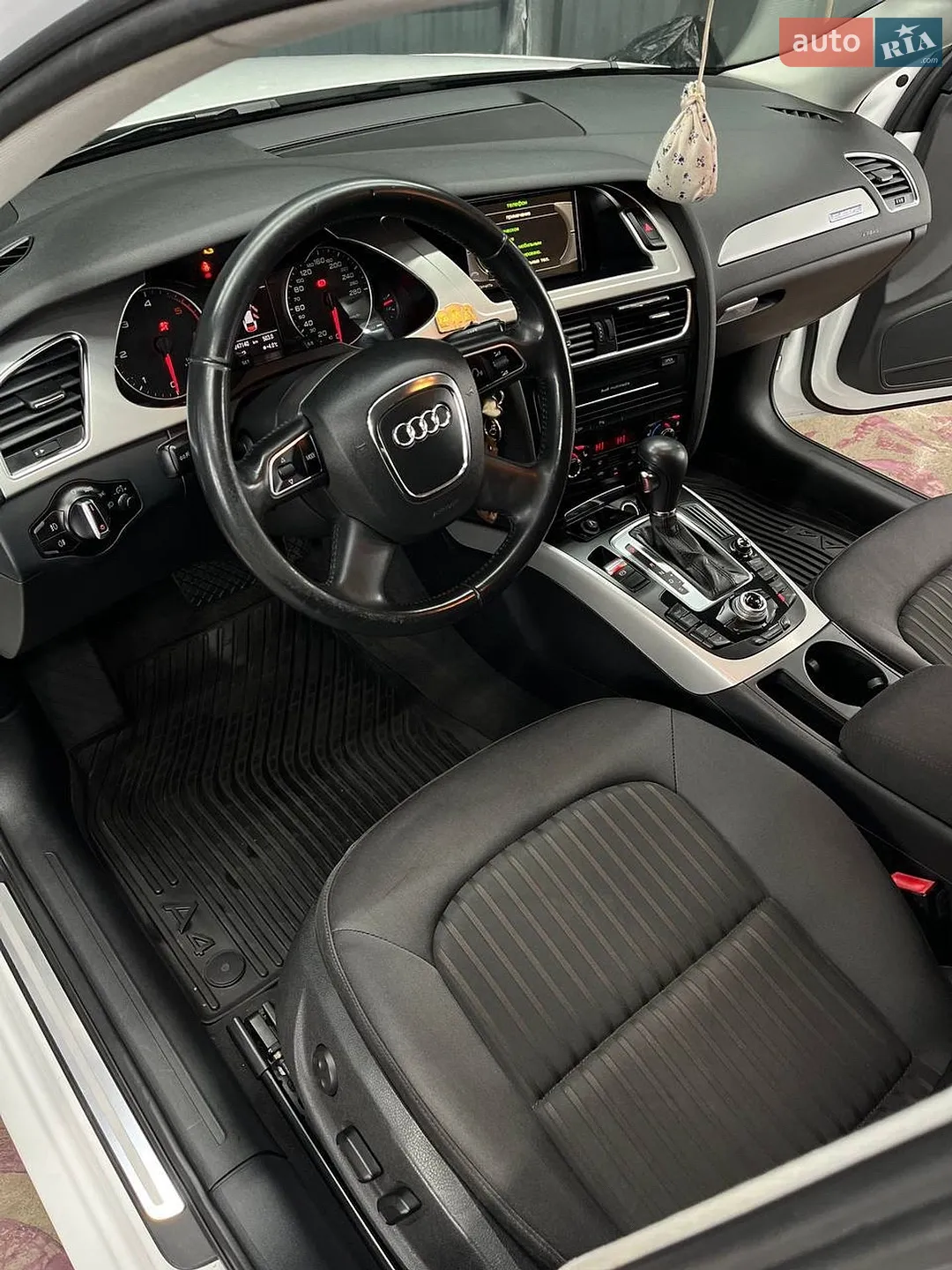 2010 Audi A4 - мініатюра 17