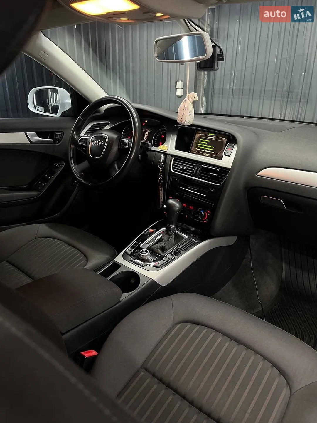 2010 Audi A4 - мініатюра 20