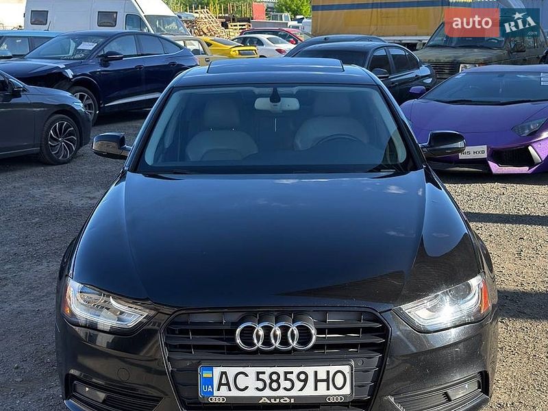 Седан Audi A4 2012 в Луцьку