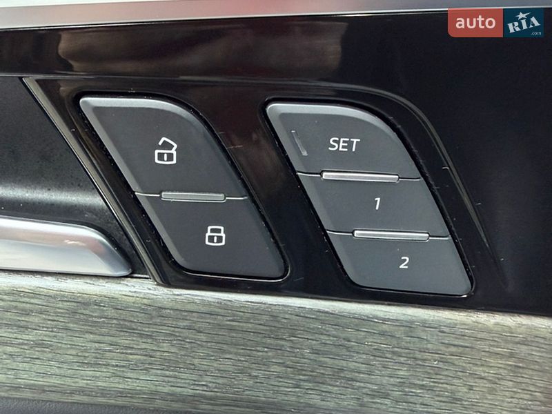 Седан Audi A4 2020 в Івано-Франківську