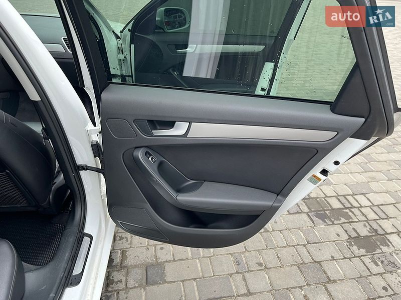 Седан Audi A4 2014 в Кропивницькому