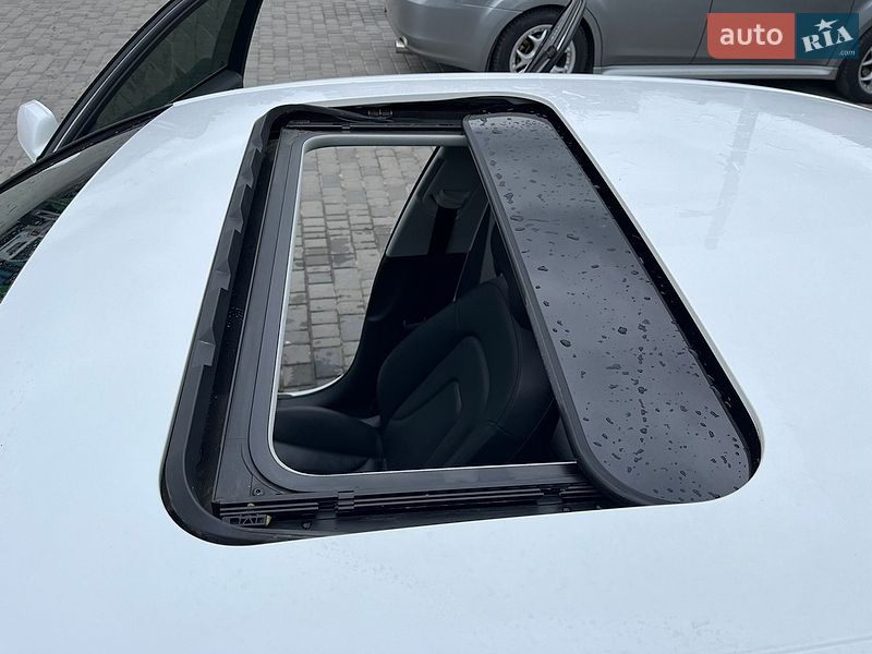 Седан Audi A4 2014 в Кропивницькому