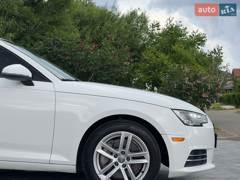 Седан Audi A4 2017 в Одесі