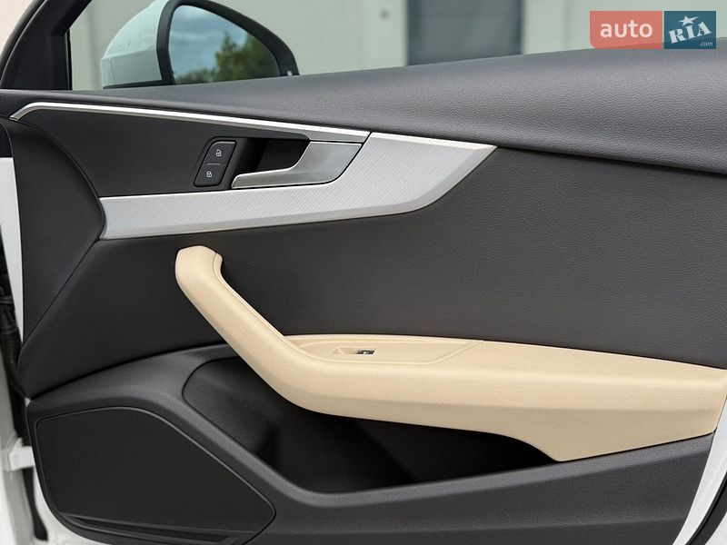 Седан Audi A4 2017 в Одесі