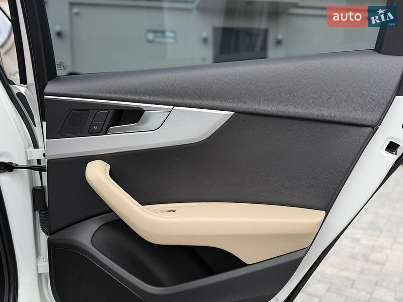 Седан Audi A4 2017 в Одесі