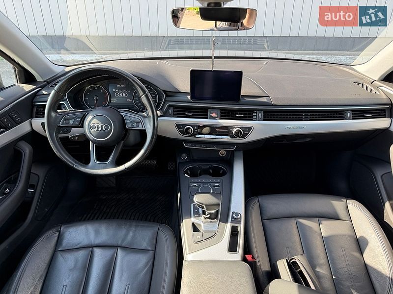 Седан Audi A4 2016 в Черновцах