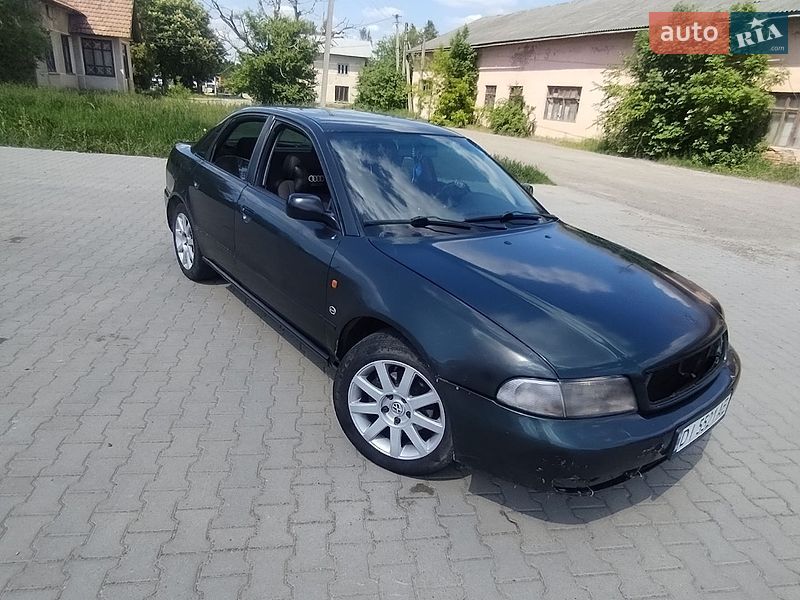 Седан Audi A4 1995 в Косові