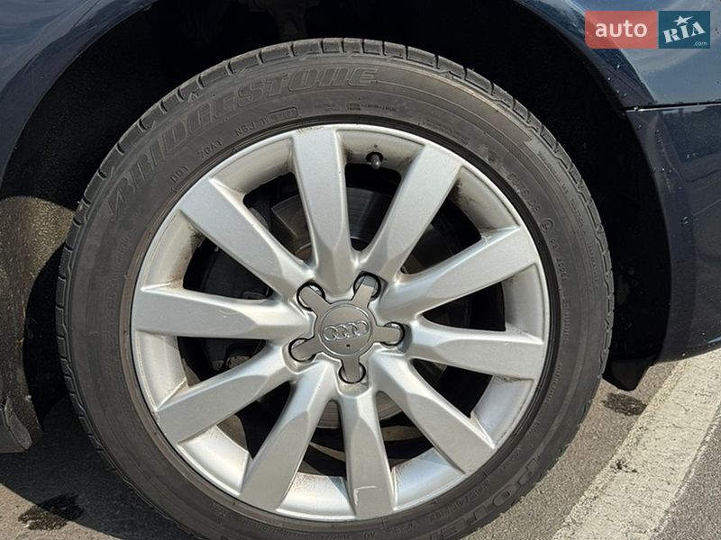 Седан Audi A4 2011 в Киеве