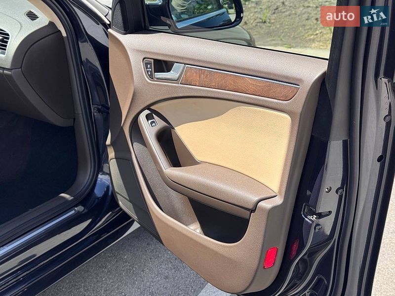 Седан Audi A4 2014 в Києві