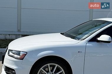 Седан Audi A4 2015 в Львові
