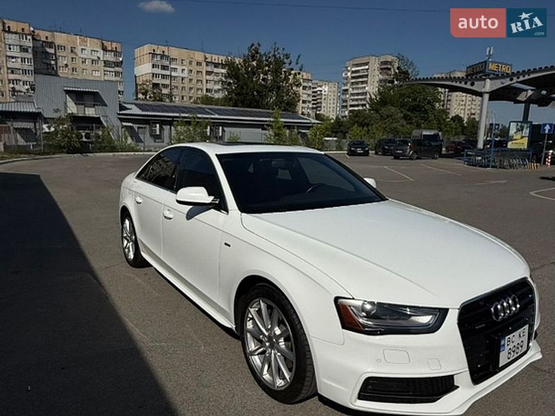 Седан Audi A4 2015 в Львові