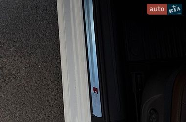 Седан Audi A4 2015 в Львові