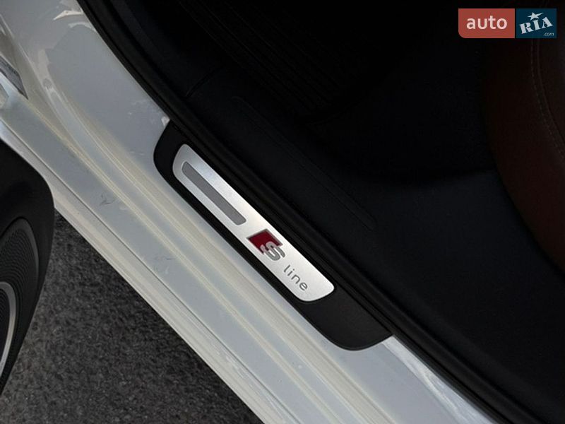 Седан Audi A4 2015 в Львові
