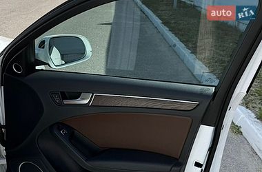 Седан Audi A4 2015 в Львові