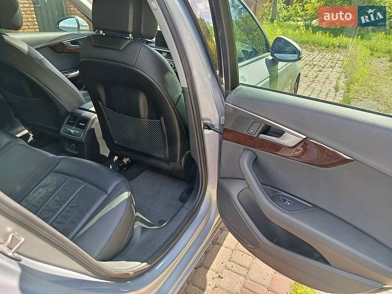 Седан Audi A4 2019 в Киеве