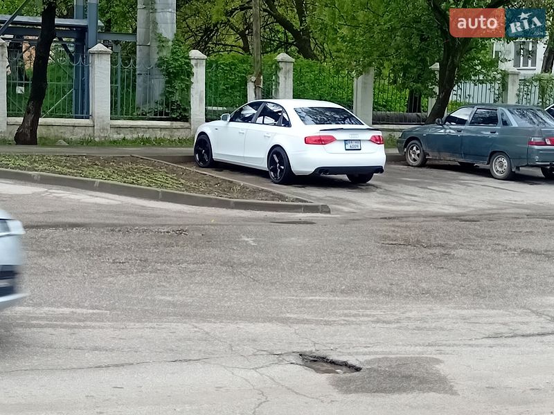 Седан Audi A4 2010 в Кропивницькому