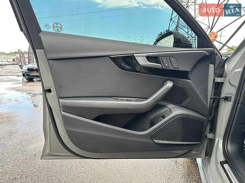 Седан Audi A4 2021 в Харькове