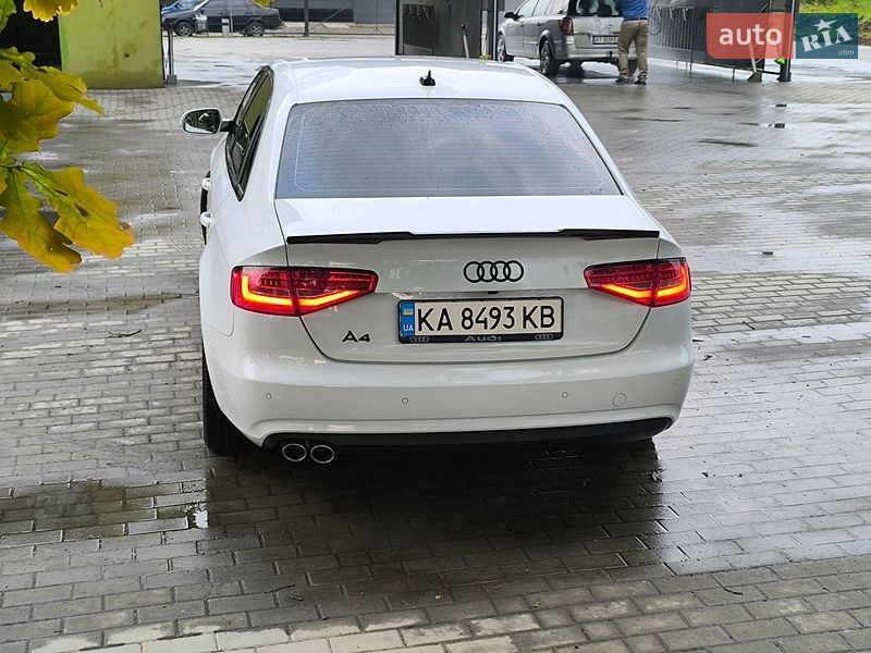 Седан Audi A4 2015 в Богородчанах