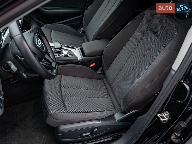 Седан Audi A4 2017 в Києві