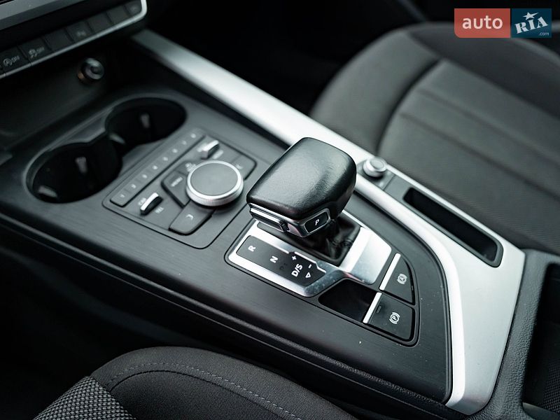 Седан Audi A4 2017 в Києві