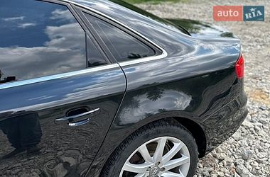 Седан Audi A4 2014 в Львові