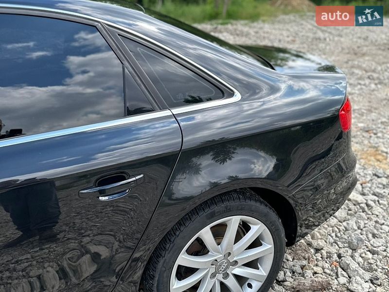 Седан Audi A4 2014 в Львові
