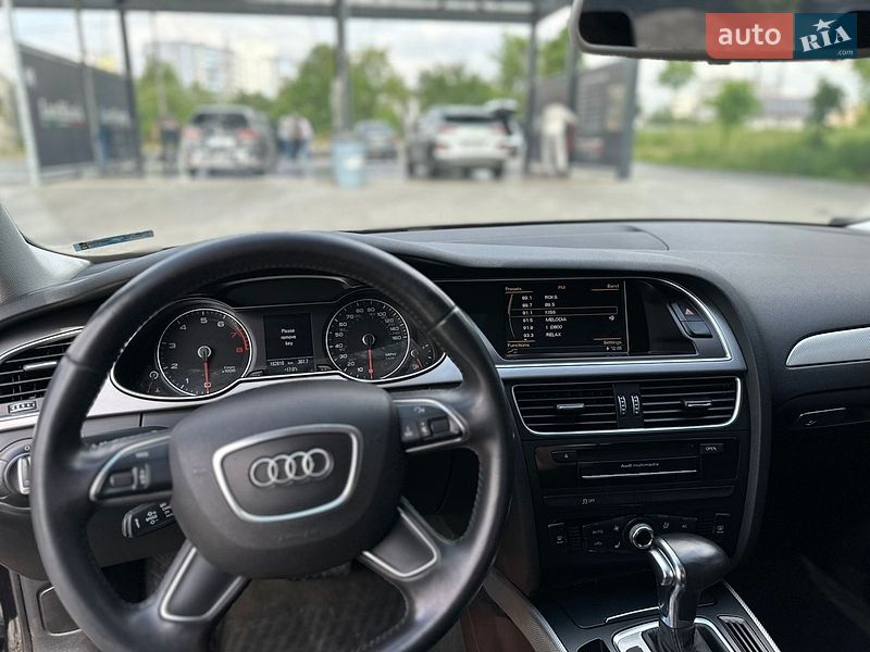 Седан Audi A4 2014 в Львові