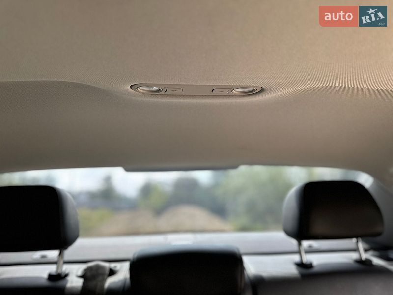 Седан Audi A4 2014 в Львові