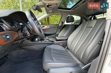 Седан Audi A4 2022 в Киеве