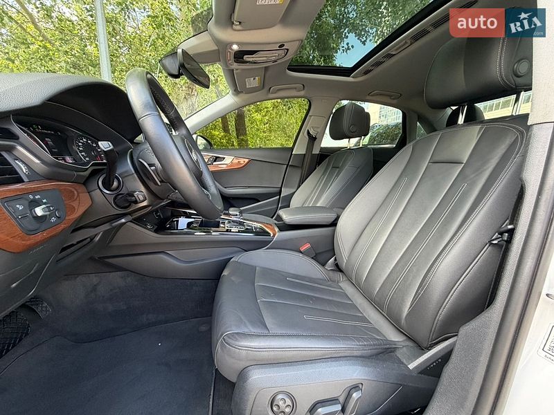 Седан Audi A4 2022 в Киеве